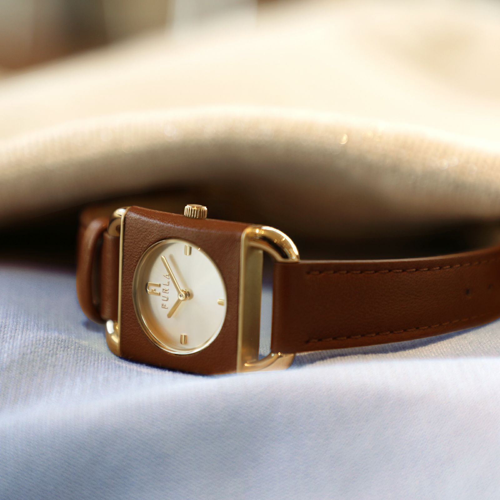 FURLA  FURLA ARCO SQUARE フルラ フルラアルコスクエア  / WW00017002L2