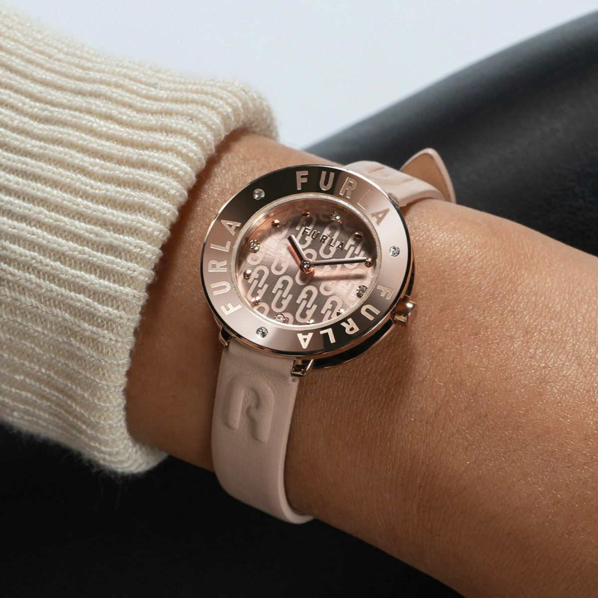 FURLA  FURLA ESSENTIAL フルラ フルラエッセンシャル  / WW00004016L3