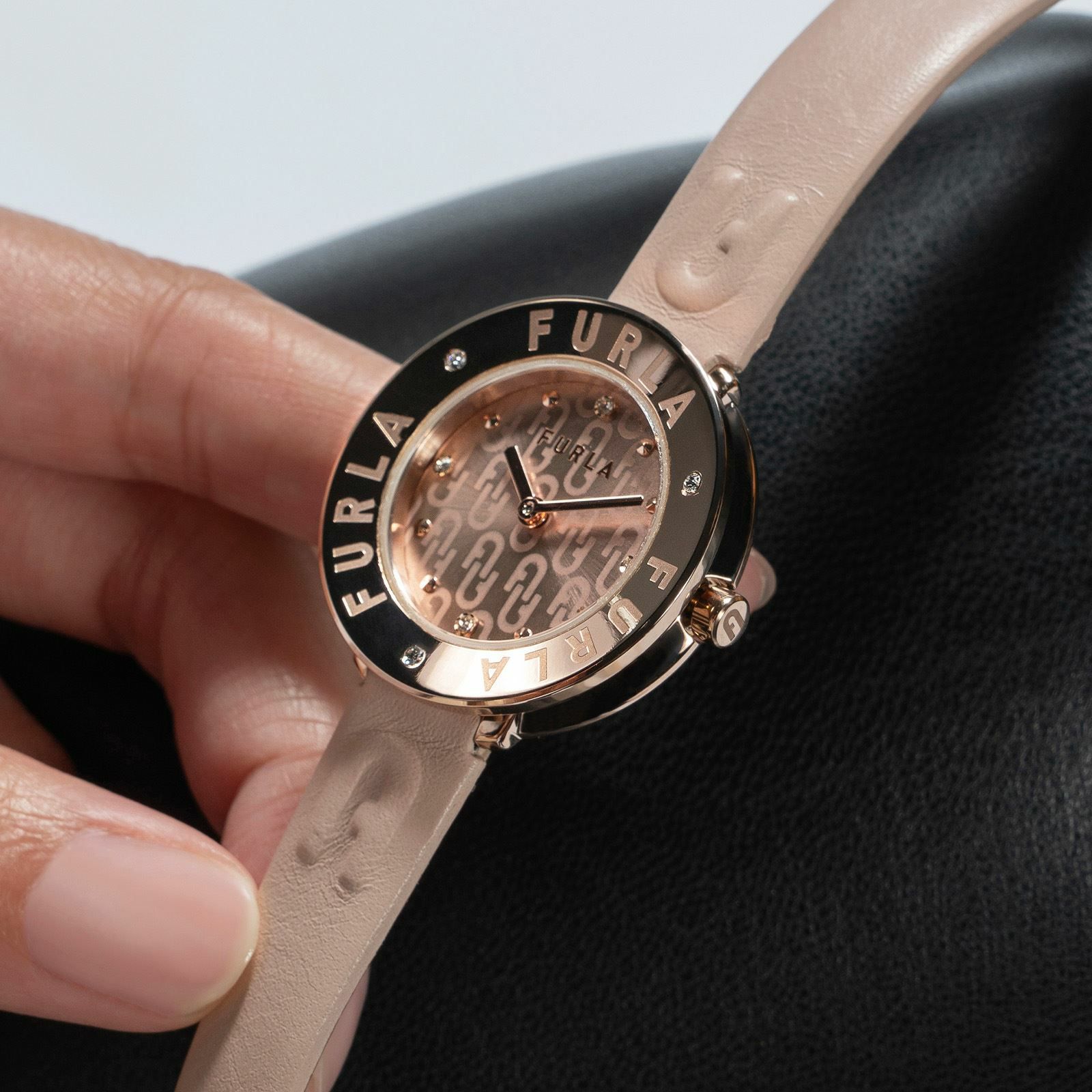 FURLA  FURLA ESSENTIAL フルラ フルラエッセンシャル  / WW00004016L3
