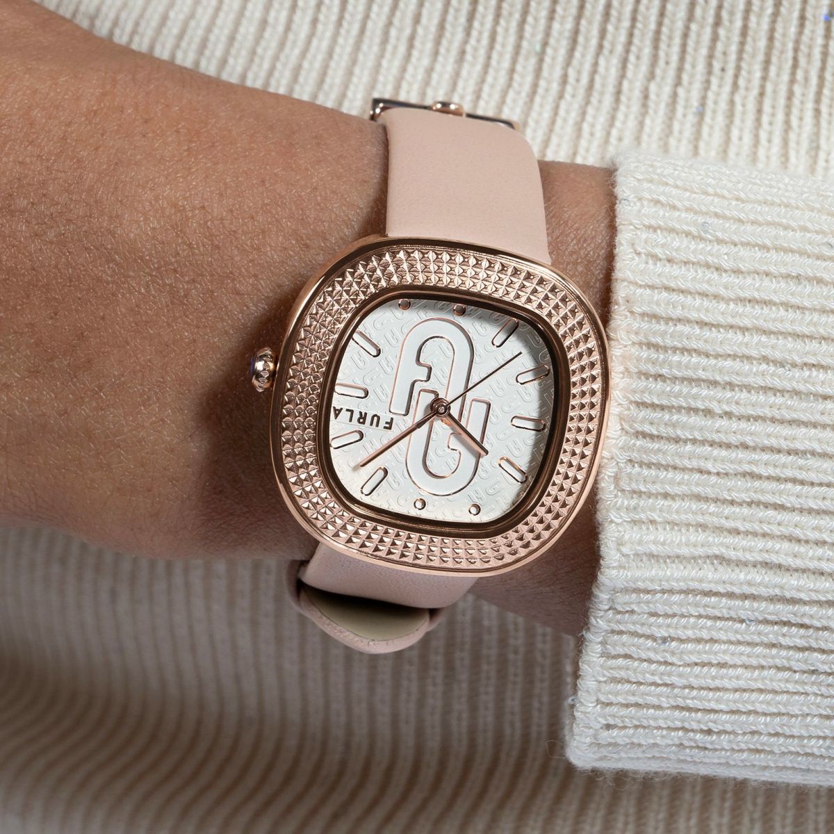 FURLA  FURLA TV SHAPE フルラ フルラティーヴイシェイプ  / WW00048007L3