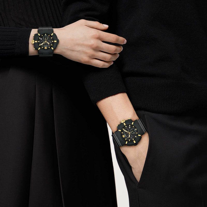 Versace  REAL ACTIVE CHRONO ヴェルサーチェ ヴェルサーチェ　リアルアクティブクロノ / VE0L00125